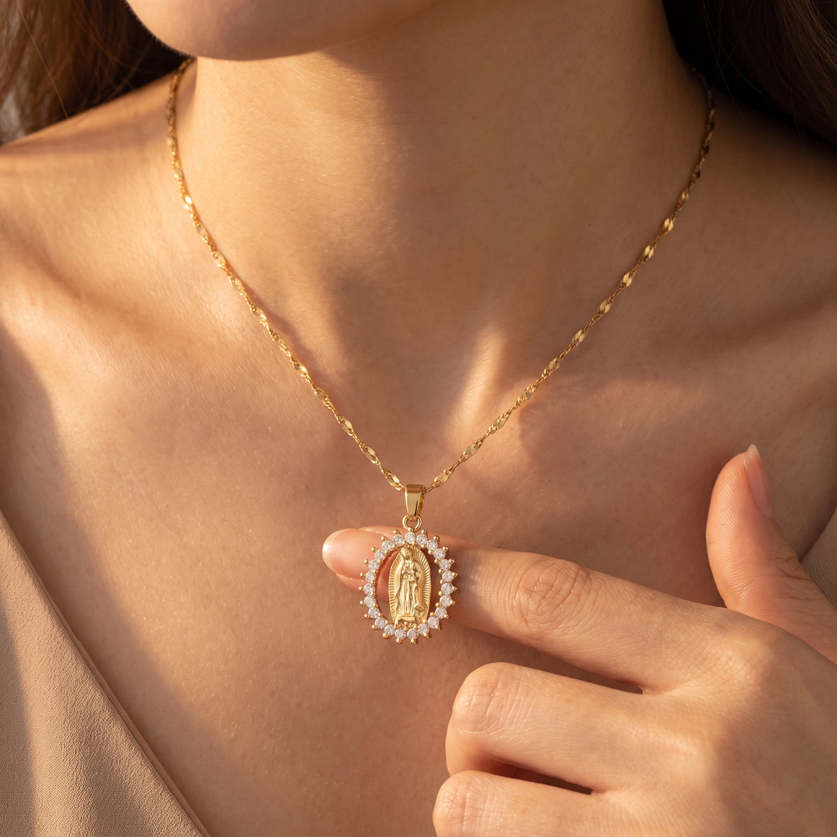 Collar Religioso de la Virgen María